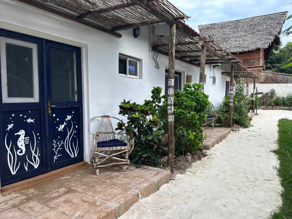 Ocean Breeze Airbnb Hotel Nungwi Buitenkant foto