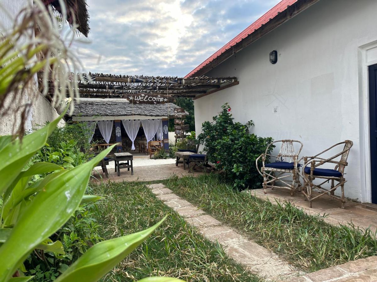 Ocean Breeze Airbnb Hotel Nungwi Buitenkant foto