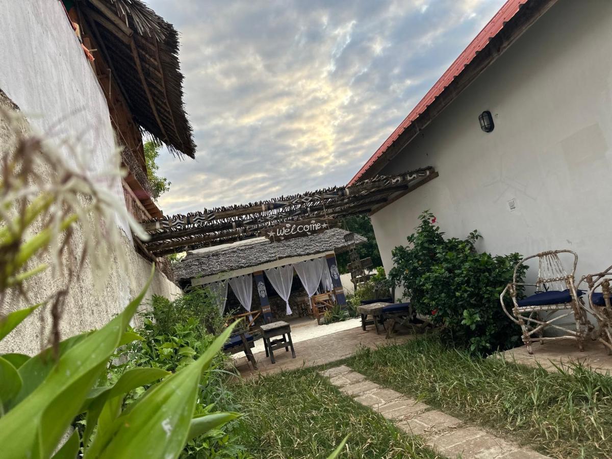 Ocean Breeze Airbnb Hotel Nungwi Buitenkant foto