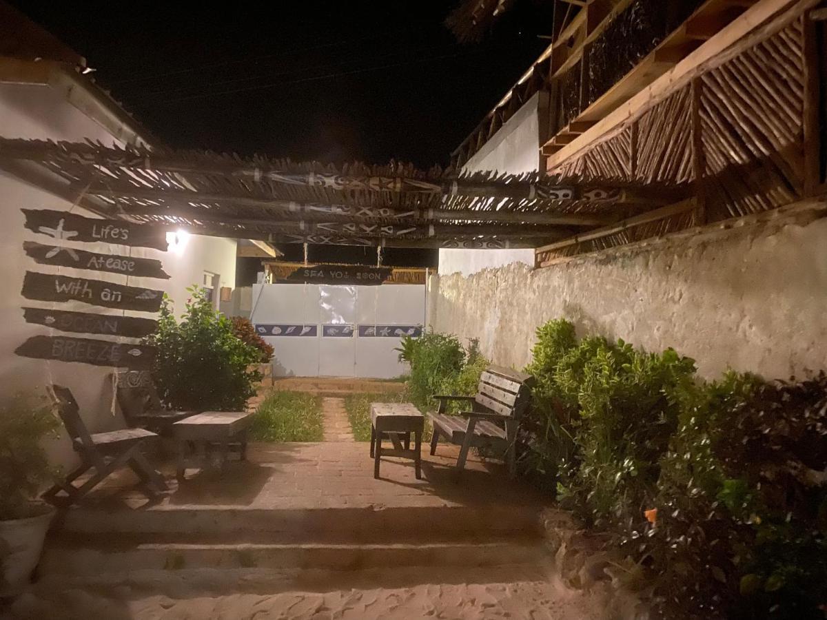 Ocean Breeze Airbnb Hotel Nungwi Buitenkant foto
