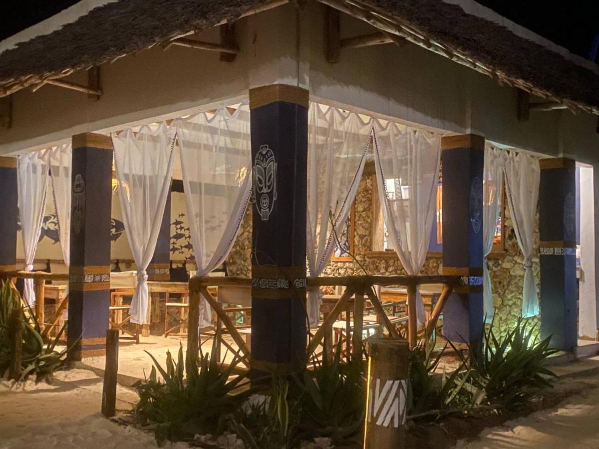 Ocean Breeze Airbnb Hotel Nungwi Buitenkant foto